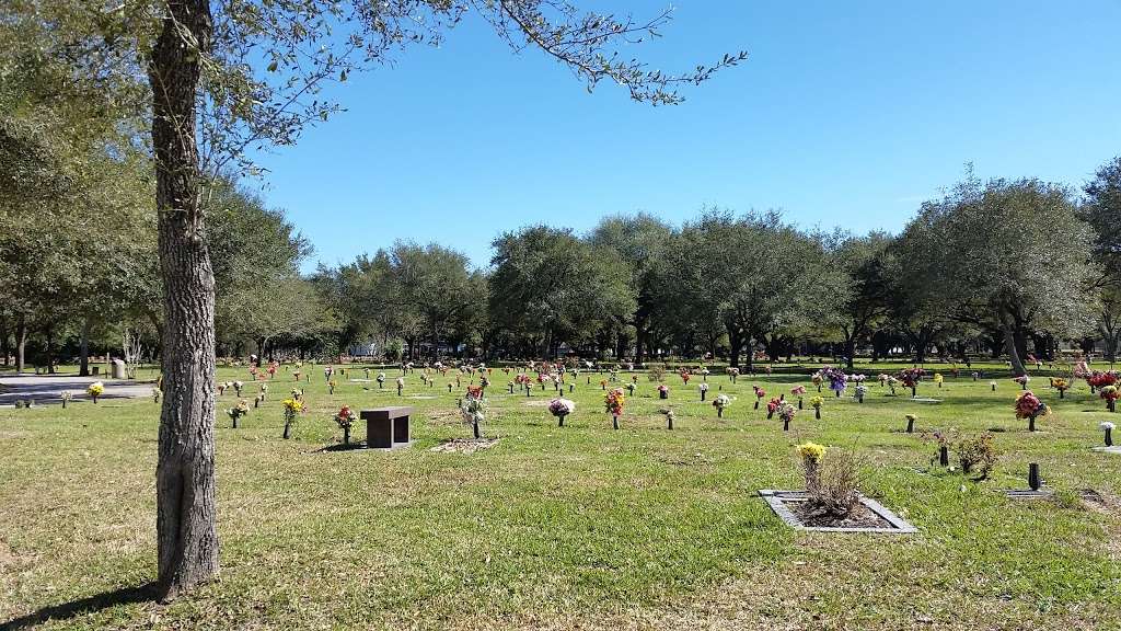 Forest Lawn Cemetery | 8700 Tavenor Ln, Houston, TX 77075, USA | Phone: (713) 991-6957