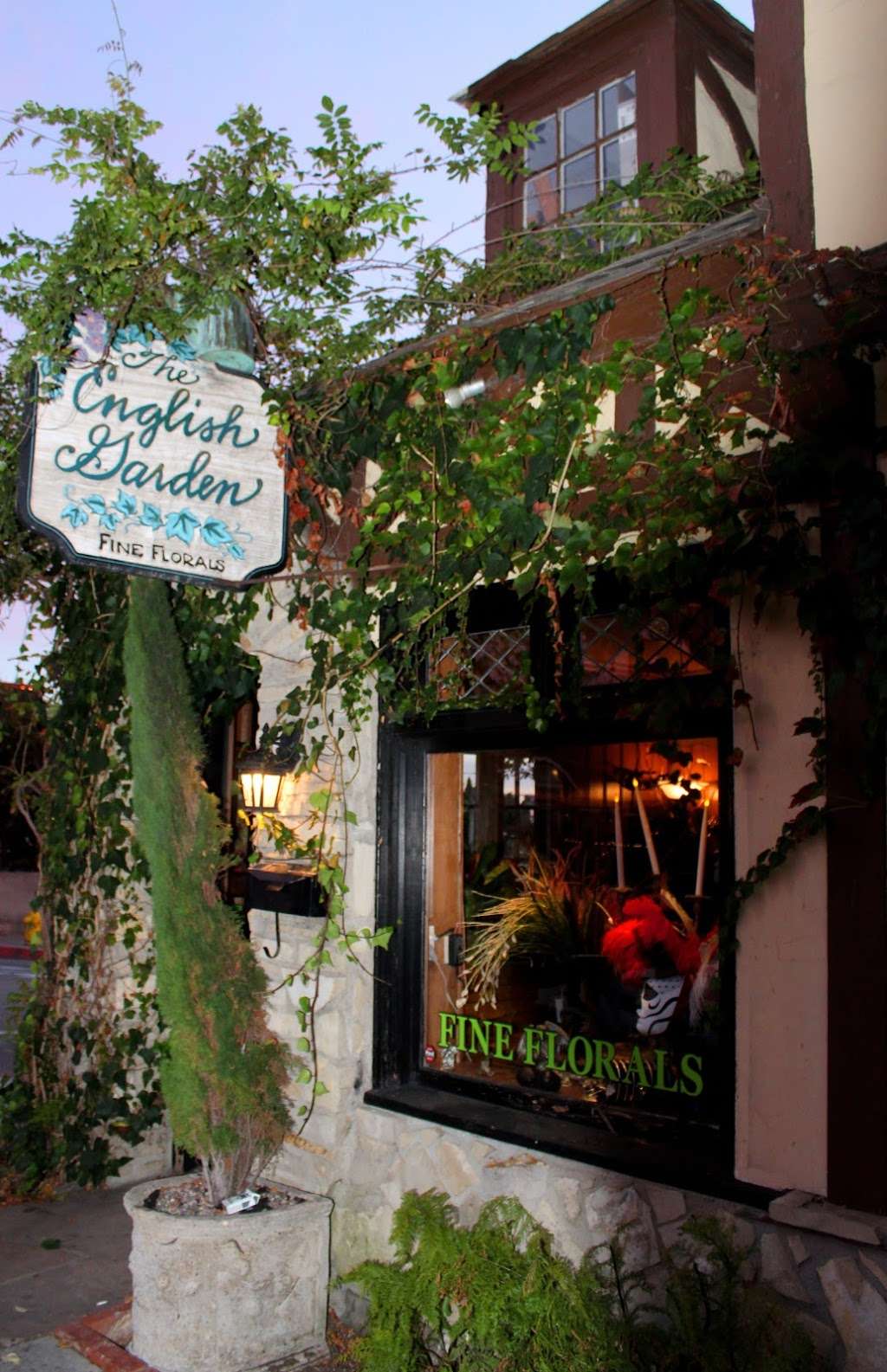 English Garden | 1199 S Coast Hwy, Laguna Beach, CA 92651, USA | Phone: (949) 494-7114