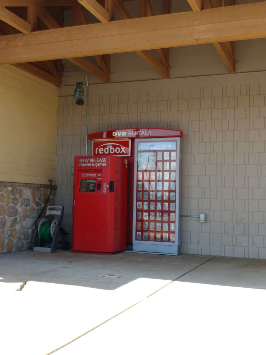 Redbox | 25300 75th St, Salem, WI 53168 | Phone: (866) 733-2693