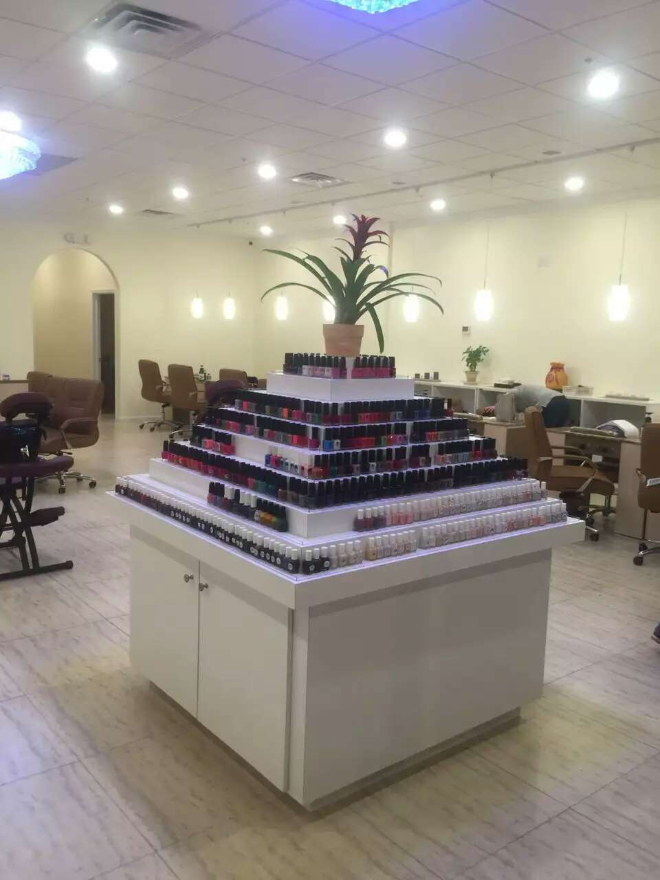 Royal Beauty Nails and Spa | 1911, 461 US-46, Fairfield, NJ 07004, USA | Phone: (973) 227-1113