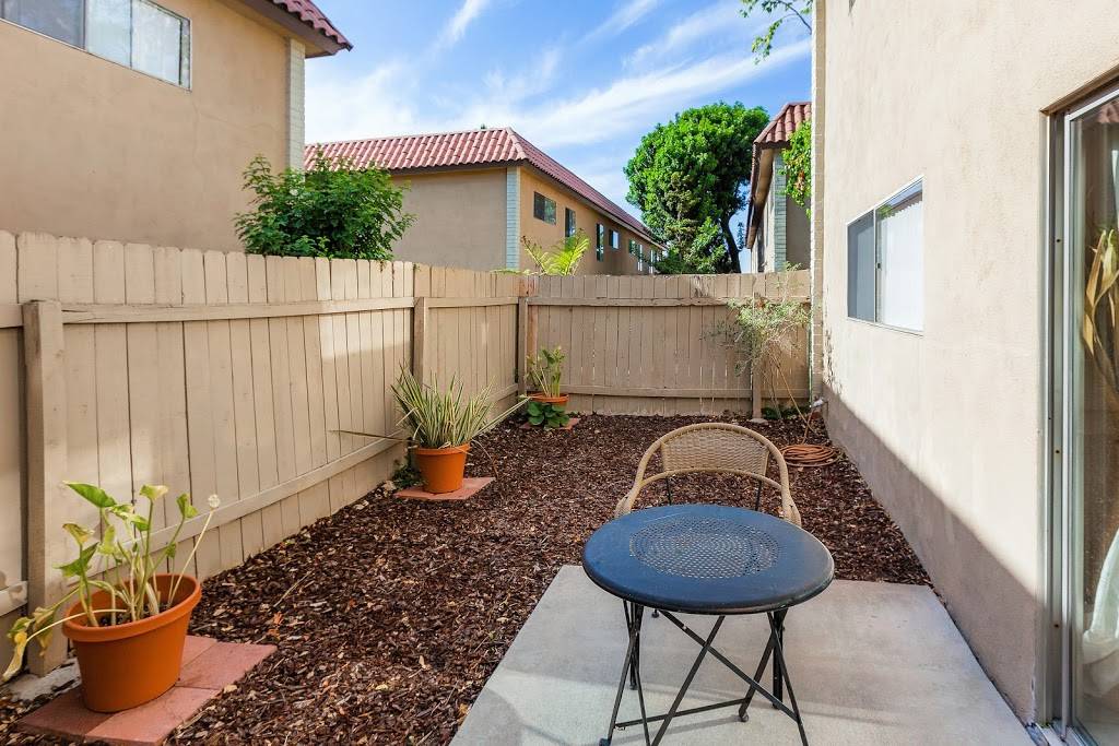 Courtyards At South Coast Apartments | 3800 S Flower St, Santa Ana, CA 92707, USA | Phone: (833) 225-3728