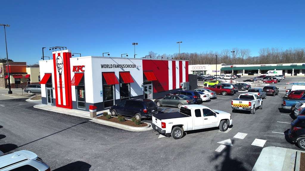 KFC | 46 Putnam Plaza, Greencastle, IN 46135, USA | Phone: (765) 247-0646