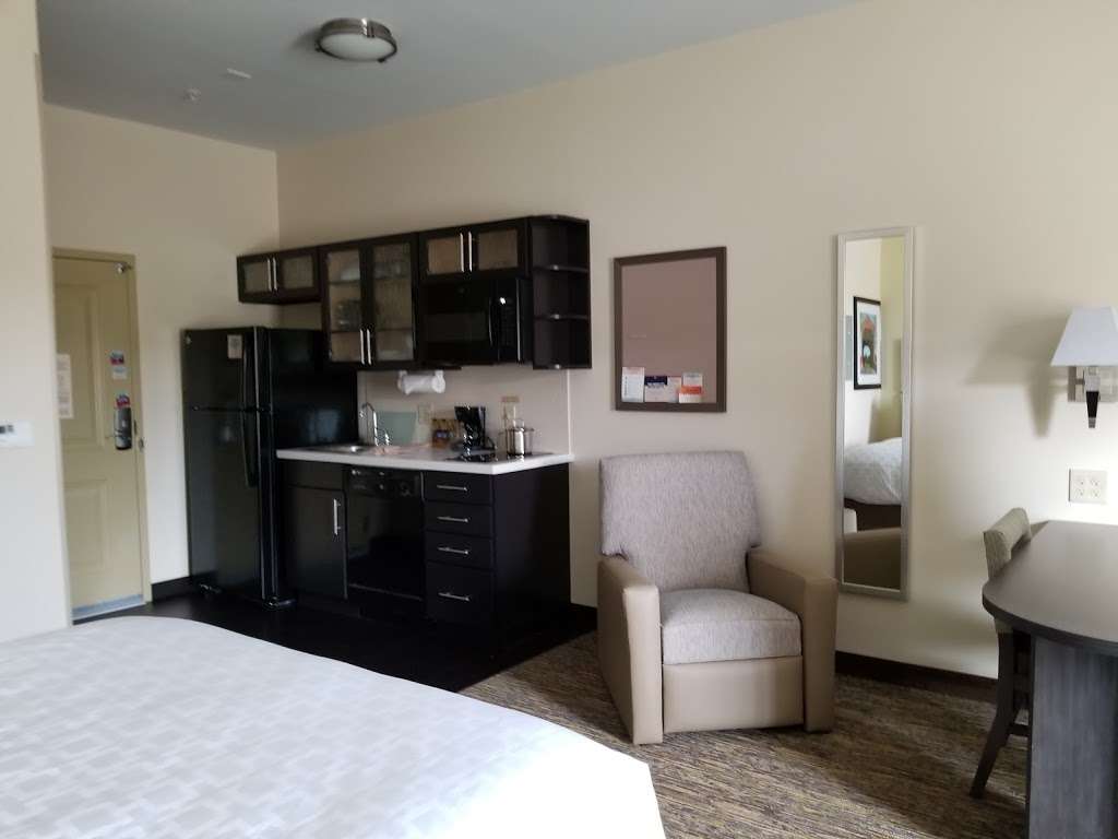 Candlewood Suites | 1610 Spillman Dr, Bethlehem, PA 18015, USA