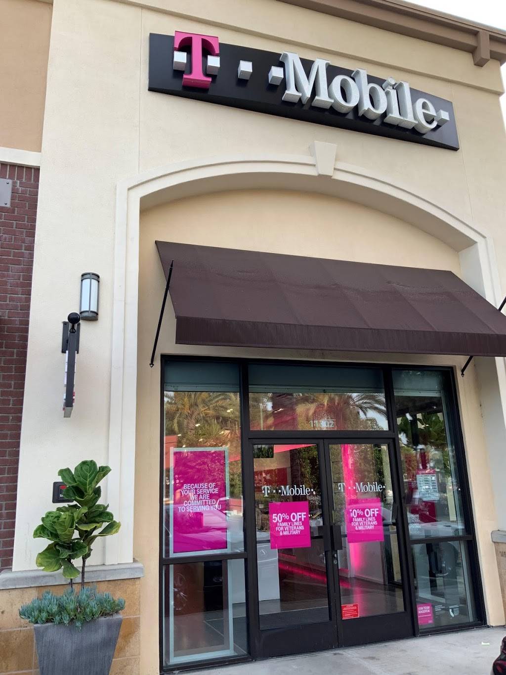 T-Mobile | 11302 South St, Cerritos, CA 90703, USA | Phone: (562) 402-7987