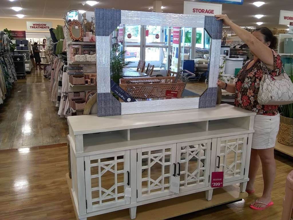 T.J. Maxx & HomeGoods | 2314 Remi Dr, Melbourne, FL 32940, USA | Phone: (321) 433-3256