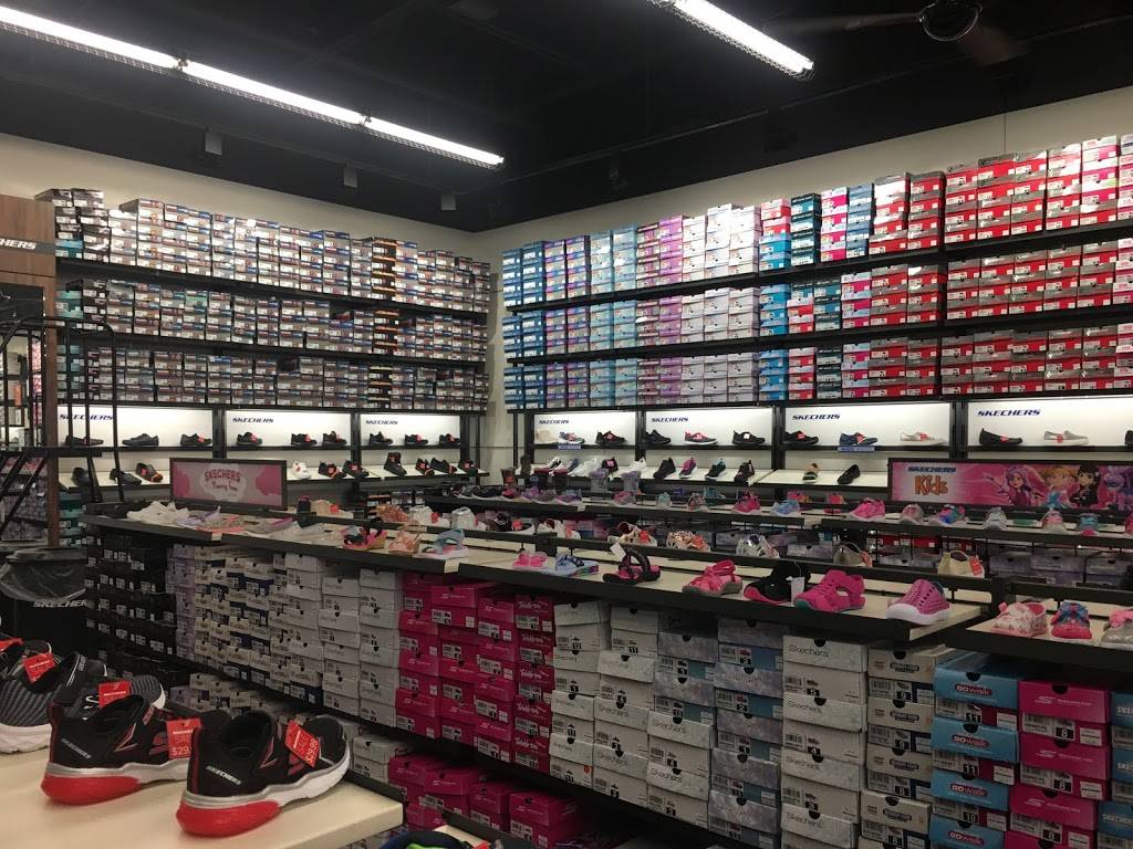 SKECHERS Factory Outlet | 1600 Premium Outlets Blvd, Norfolk, VA 23502, USA | Phone: (757) 389-7546