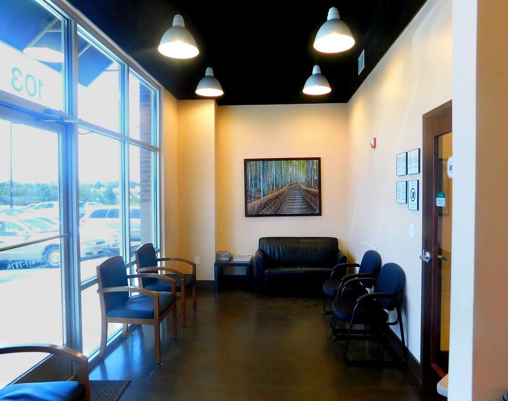 Friendly Dental Group of University | 5700 University Pointe Blvd #103, Charlotte, NC 28262, USA | Phone: (704) 817-7775