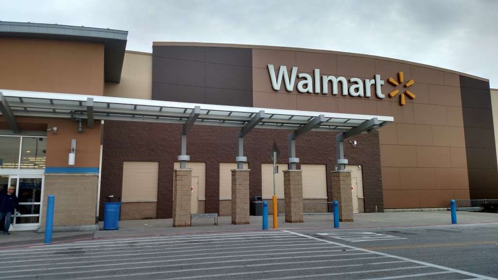 Walmart Supercenter | 1300 Desplaines Ave, Forest Park, IL 60130, USA | Phone: (708) 771-2270