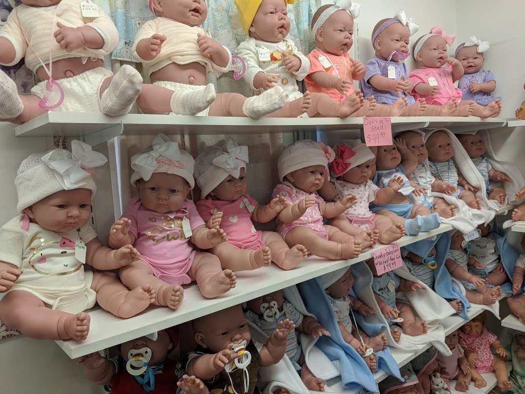 Doll Outlet | 2682 Lincoln Hwy E, Ronks, PA 17572, USA | Phone: (717) 687-8118