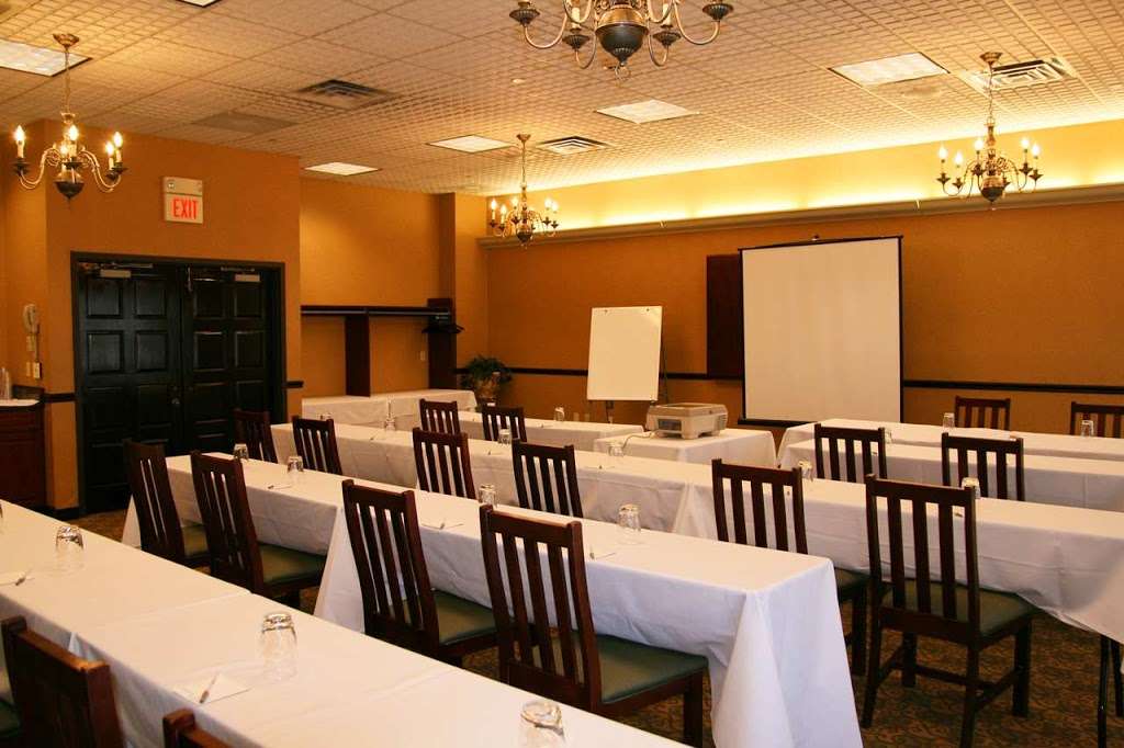 Hampton Inn & Suites Fairfield | 118-124 Route 46 East, Fairfield, NJ 07004 | Phone: (973) 575-5777