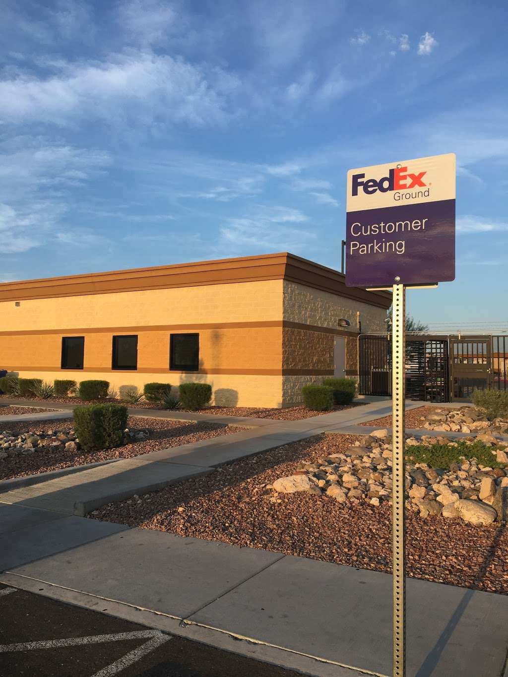 FedEx Ground in 470 E Bruner Ave, Henderson, NV 89044, USA