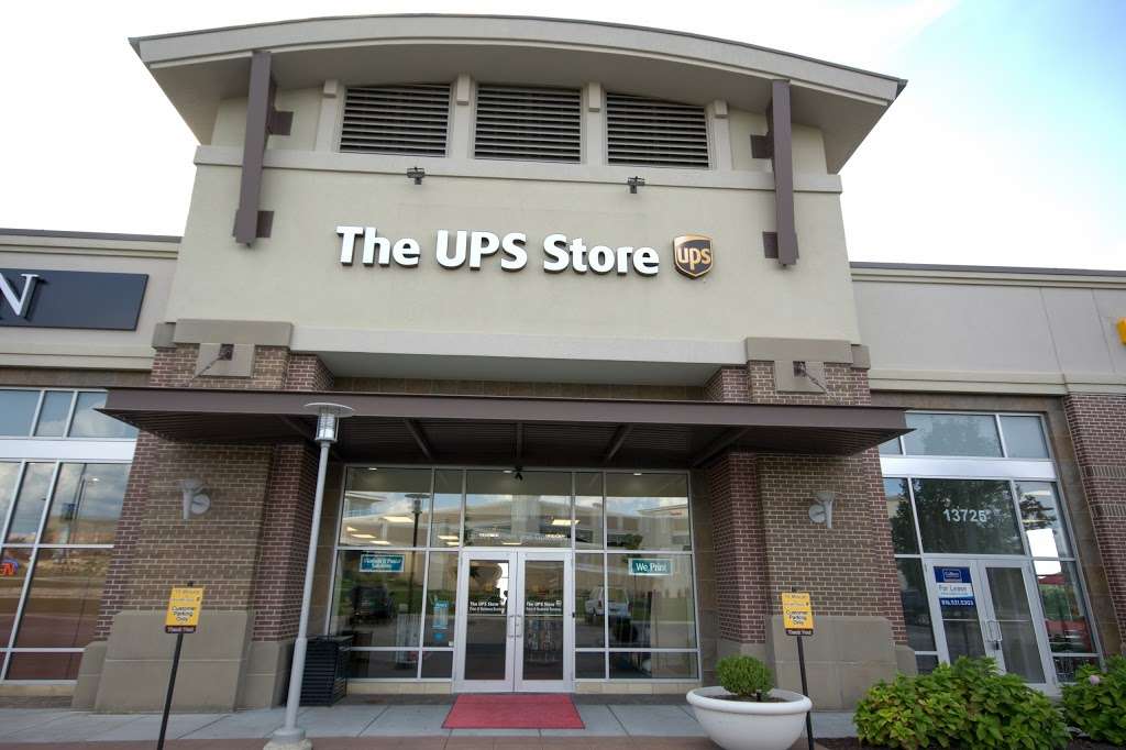 The UPS Store | 13725 Metcalf Ave, Overland Park, KS 66223, USA | Phone: (913) 851-7711