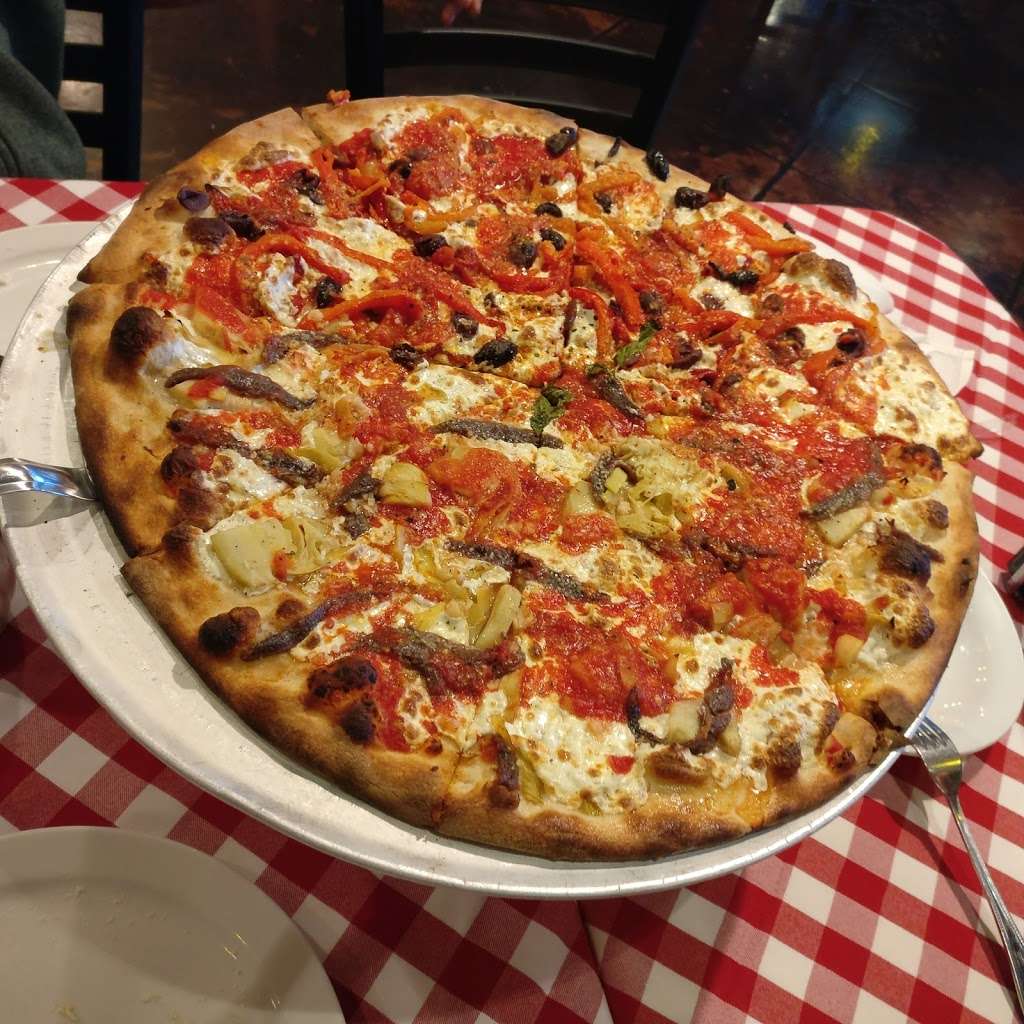 Grimaldis Pizzeria | 7131 W Ray Rd Ste 23, Chandler, AZ 85226, USA | Phone: (480) 785-1600