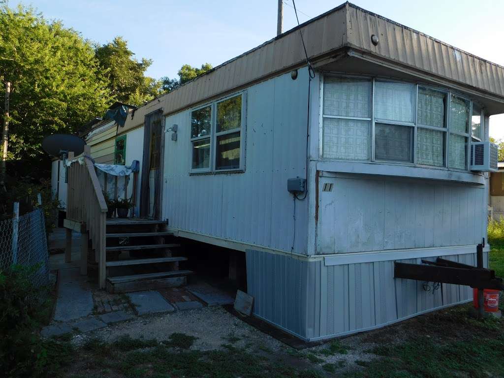 Riverside Terrace Manufactured Home Community | 2315 Mission Rd, San Antonio, TX 78214, USA | Phone: (210) 307-9798