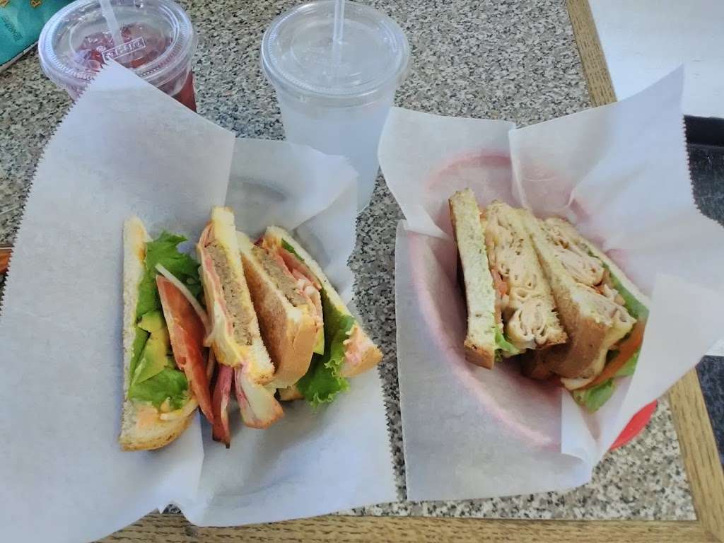 The Sandwich Shoppe at Medic One Pharmacy | 1701 Fairway Dr #3a, Alvin, TX 77511, USA | Phone: (281) 968-7119