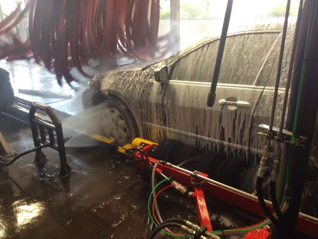 Speedie Clean Express Car Wash | 2035 N Tustin Ave, Santa Ana, CA 92705, USA | Phone: (714) 836-6111