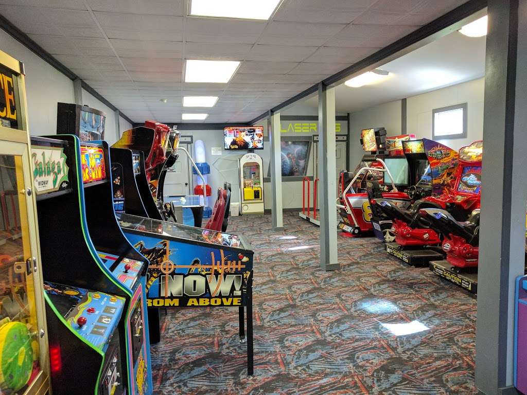 Two Ts Family Entertainment Center | 3521 Sullivan Trail, Easton, PA 18040, USA | Phone: (610) 923-0599