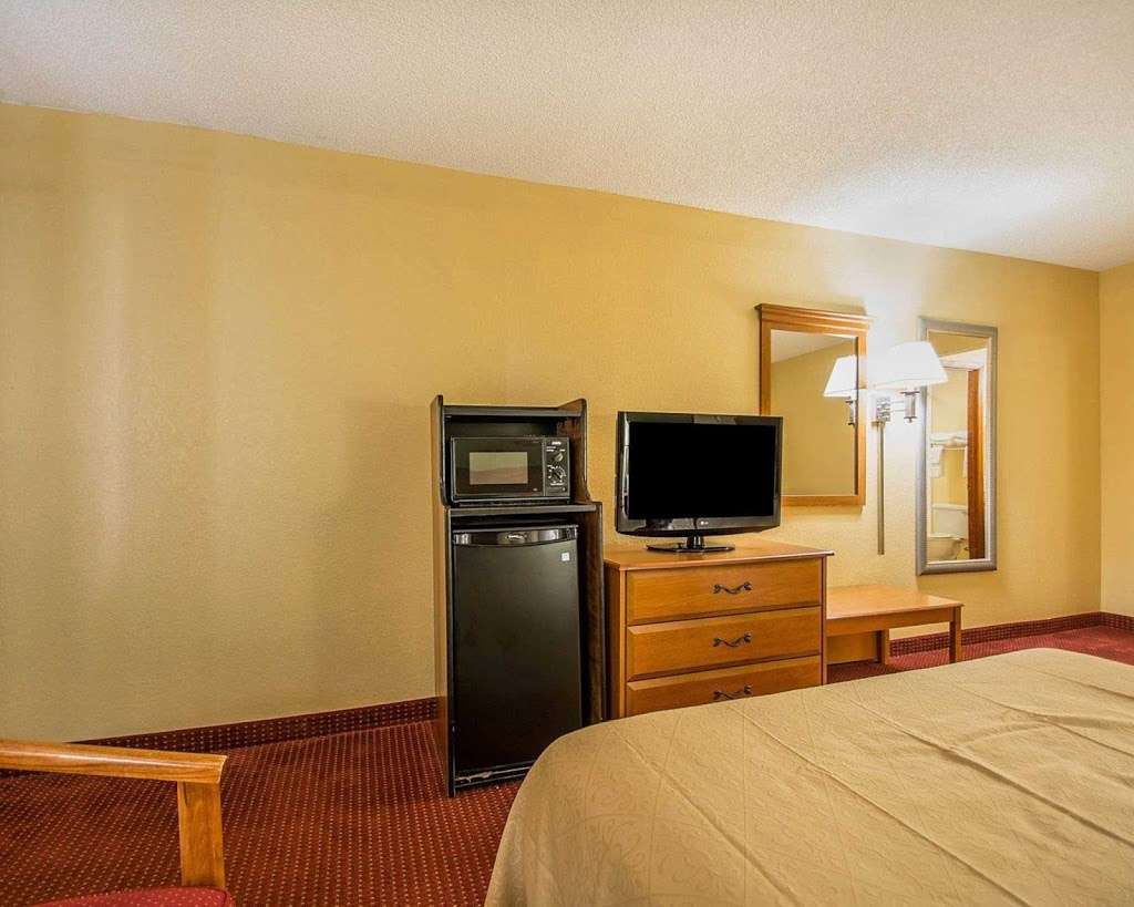 Quality Inn & Suites Mt Dora North | 16630 US 441 W, Mt Dora, FL 32757, USA | Phone: (352) 383-3400