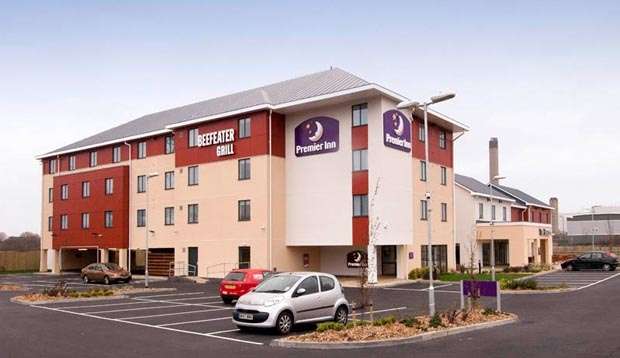 Premier Inn Dartford | The Bridge Business Park, Halcrow Ave, Dartford DA1 5PR, UK | Phone: 0871 527 9328