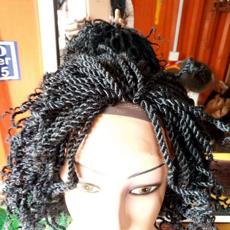 One Love African Hair Braiding | 239 S Lake St, Aurora, IL 60506, United States | Phone: (580) 678-6701