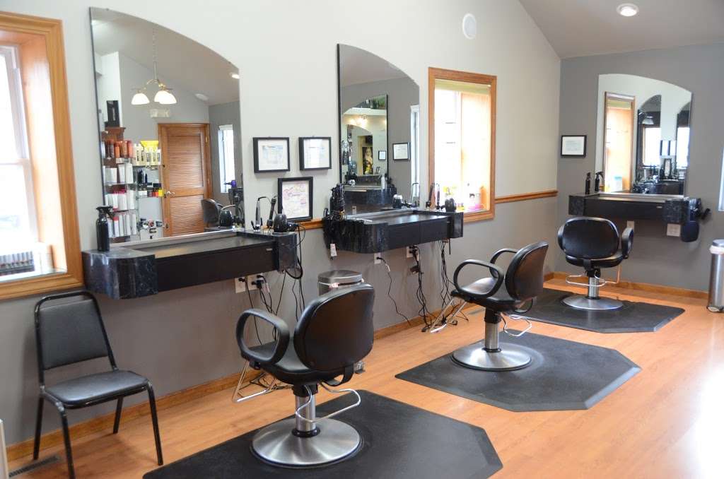 Classy Cuts Salon | 1001 E Commercial Ave, Lowell, IN 46356, USA | Phone: (219) 696-2887