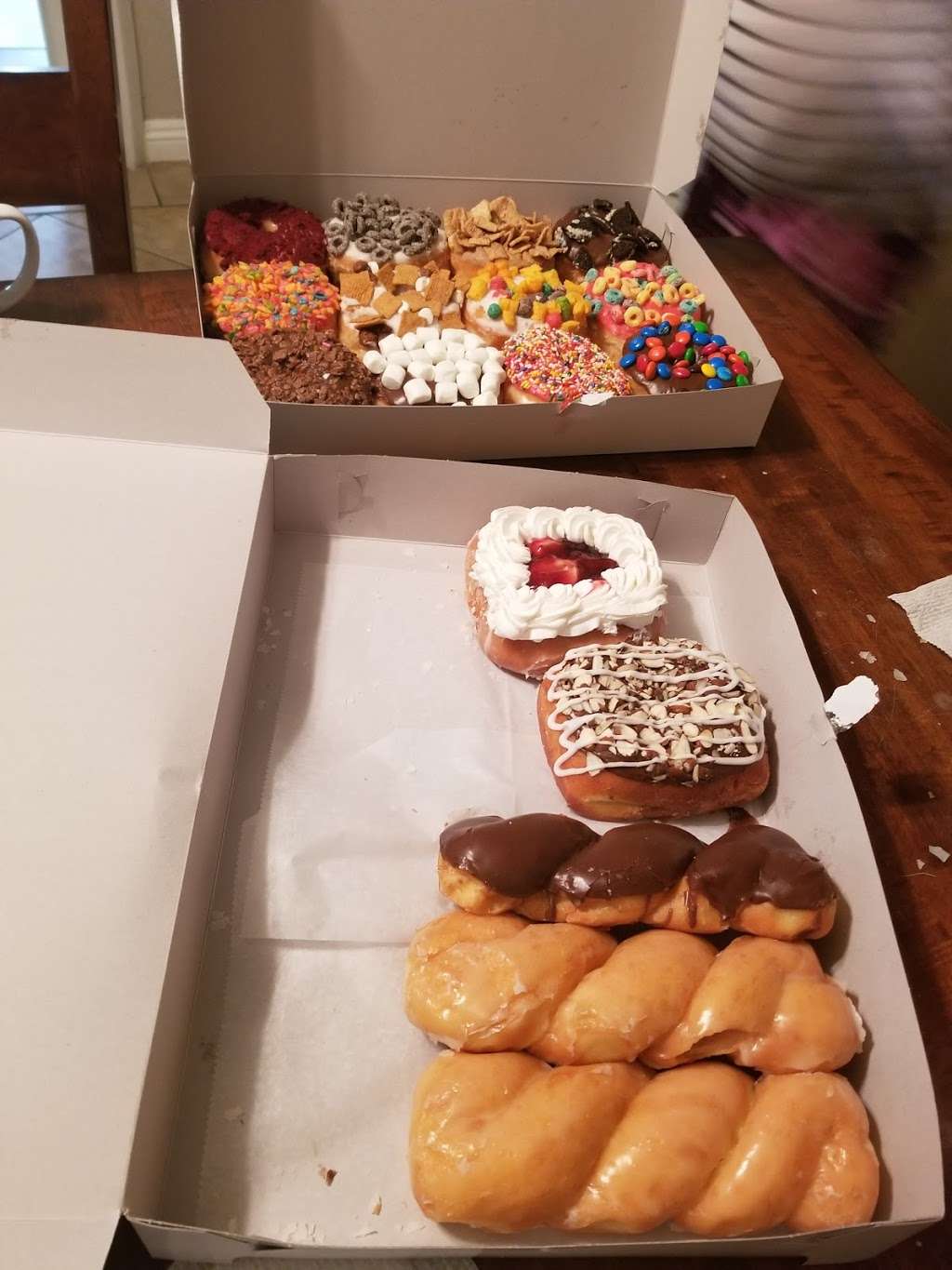 Linda’s Donut Shop | 7201 Arlington Ave suite c, Riverside, CA 92503, USA | Phone: (951) 323-7153