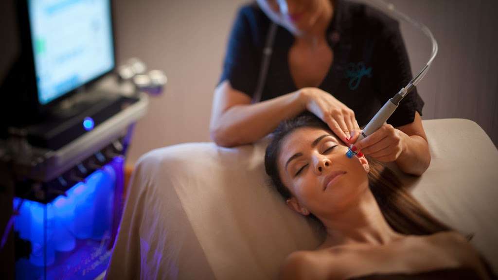 Si Spa | 3800 N Ocean Dr, Riviera Beach, FL 33404, USA | Phone: (561) 340-1755