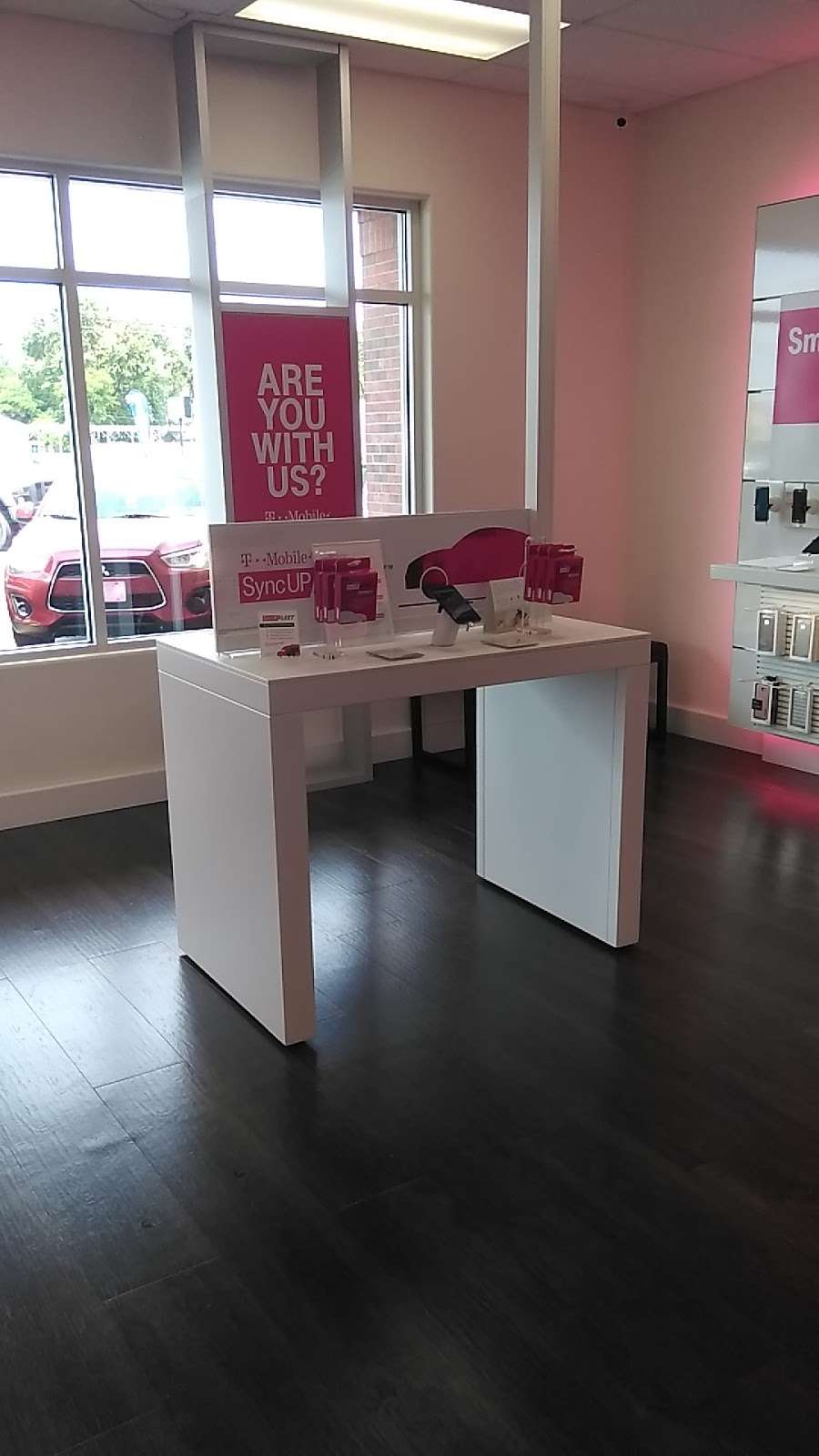 T-Mobile | 1651 E 37th Ave, Hobart, IN 46342 | Phone: (219) 940-1145