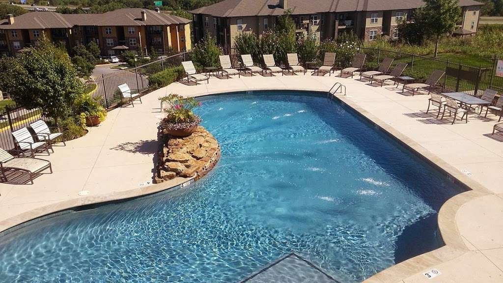 The Dunes at Falcon Valley Apartments | 19501 W 102nd St, Lenexa, KS 66220, USA | Phone: (913) 780-5353