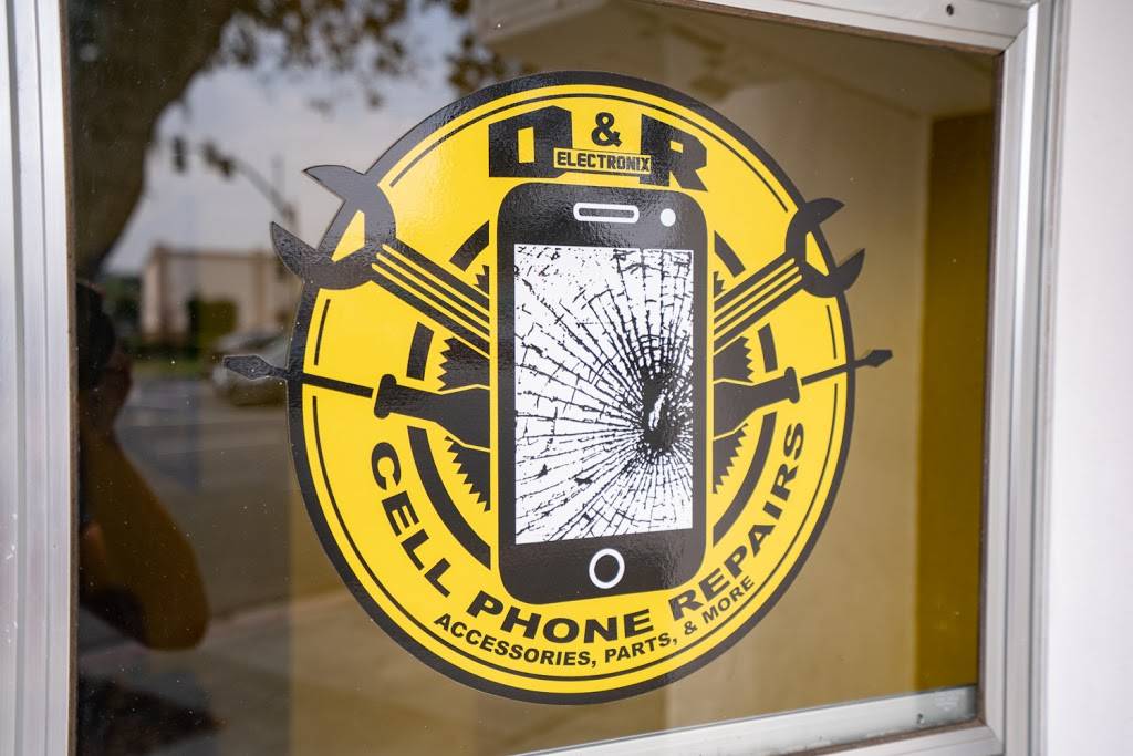 D & R Electronix Cell Phone Repairs iPhone Samsung - Riverside | 6639 Magnolia Ave, Riverside, CA 92506, USA | Phone: (951) 446-7888