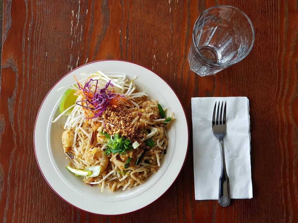 Yum Yum Thai Restaurant | 900 N 160th St, Shoreline, WA 98133, USA | Phone: (206) 362-1933