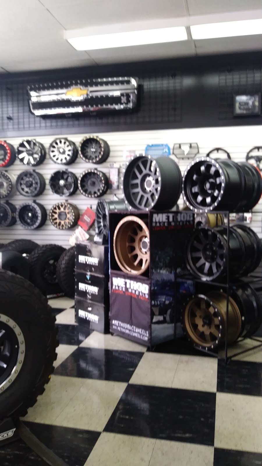 SoCal SuperTrucks | 774 S E St, San Bernardino, CA 92408, USA | Phone: (909) 383-5454