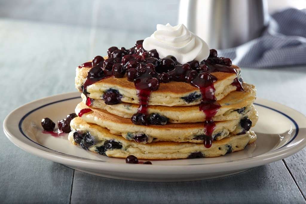 IHOP | 2850 US-34, Oswego, IL 60543, USA | Phone: (630) 554-9065