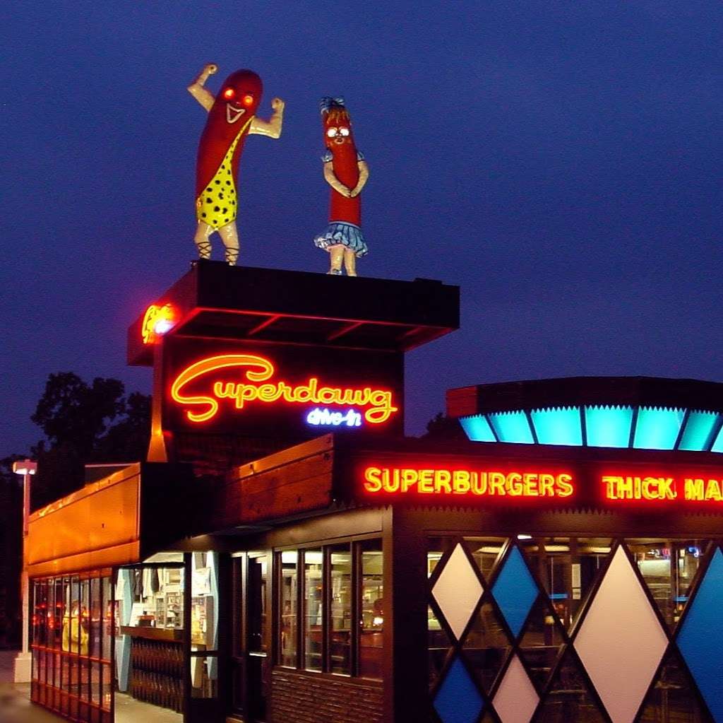 Superdawg Drive-In | 6363 N Milwaukee Ave, Chicago, IL 60646, USA | Phone: (773) 763-0660