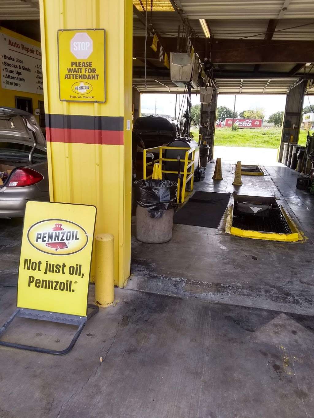 10 Minute Oil Change | 12416 Fondren Rd, Houston, TX 77035, USA | Phone: (713) 729-3939