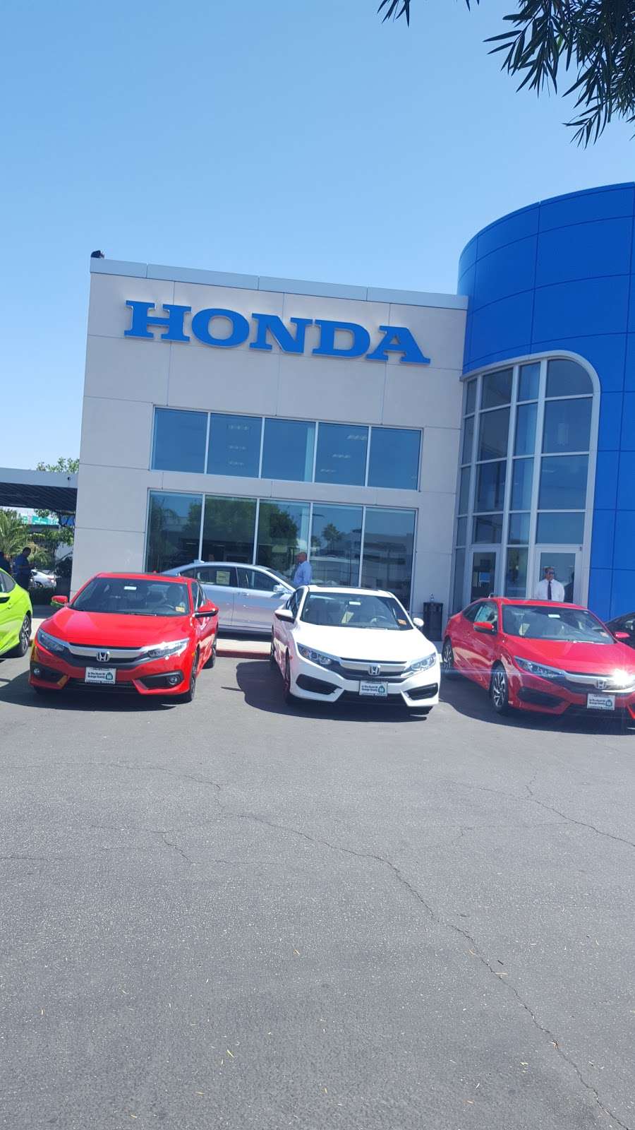 Freeway Honda | 1505 Auto Mall Dr, Santa Ana, CA 92705, USA | Phone: (714) 547-3555