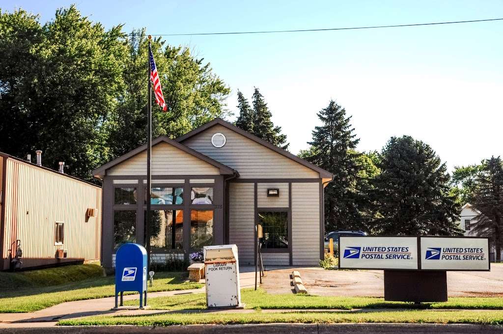 Post Office | 375 S Main St, Burlington, IL 60109, USA