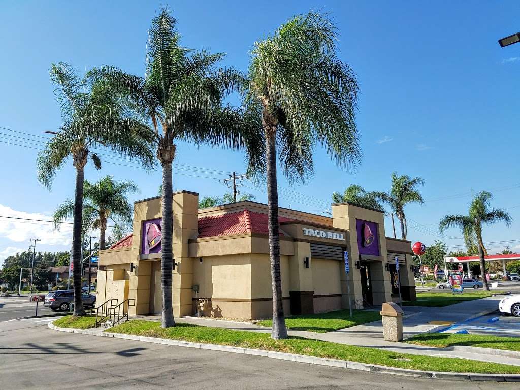 Taco Bell | 3000 Yorba Linda Blvd, Fullerton, CA 92831, USA | Phone: (714) 961-8749