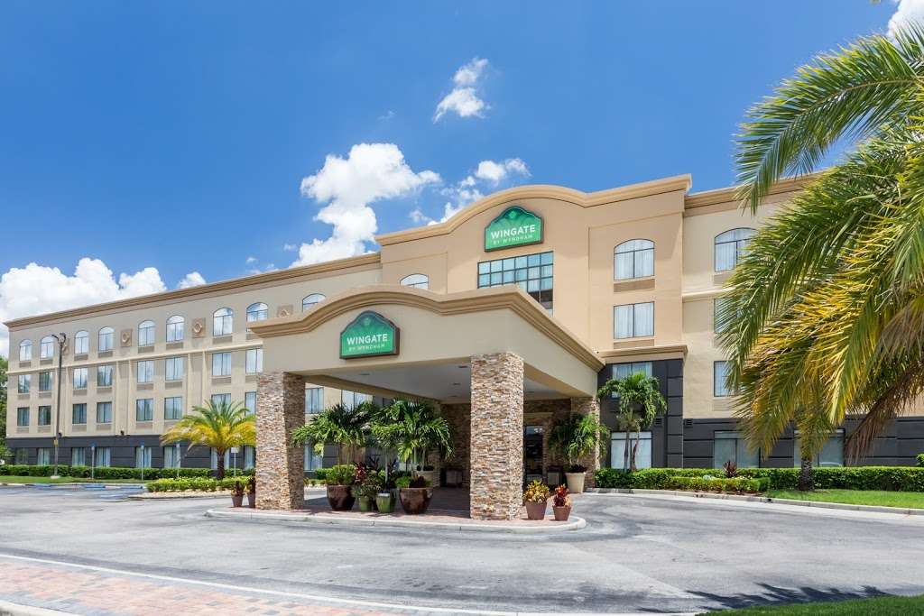 Wingate by Wyndham Universal Studios & Convention Center | 5661 Windhover Dr, Orlando, FL 32819 | Phone: (407) 226-0900