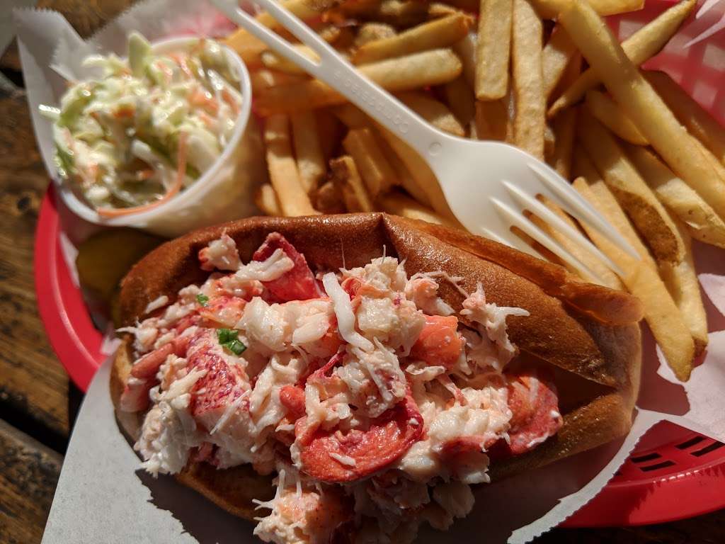 Old Port Lobster Shack | 3130 Alpine Rd #300, Portola Valley, CA 94028, USA | Phone: (650) 561-9500