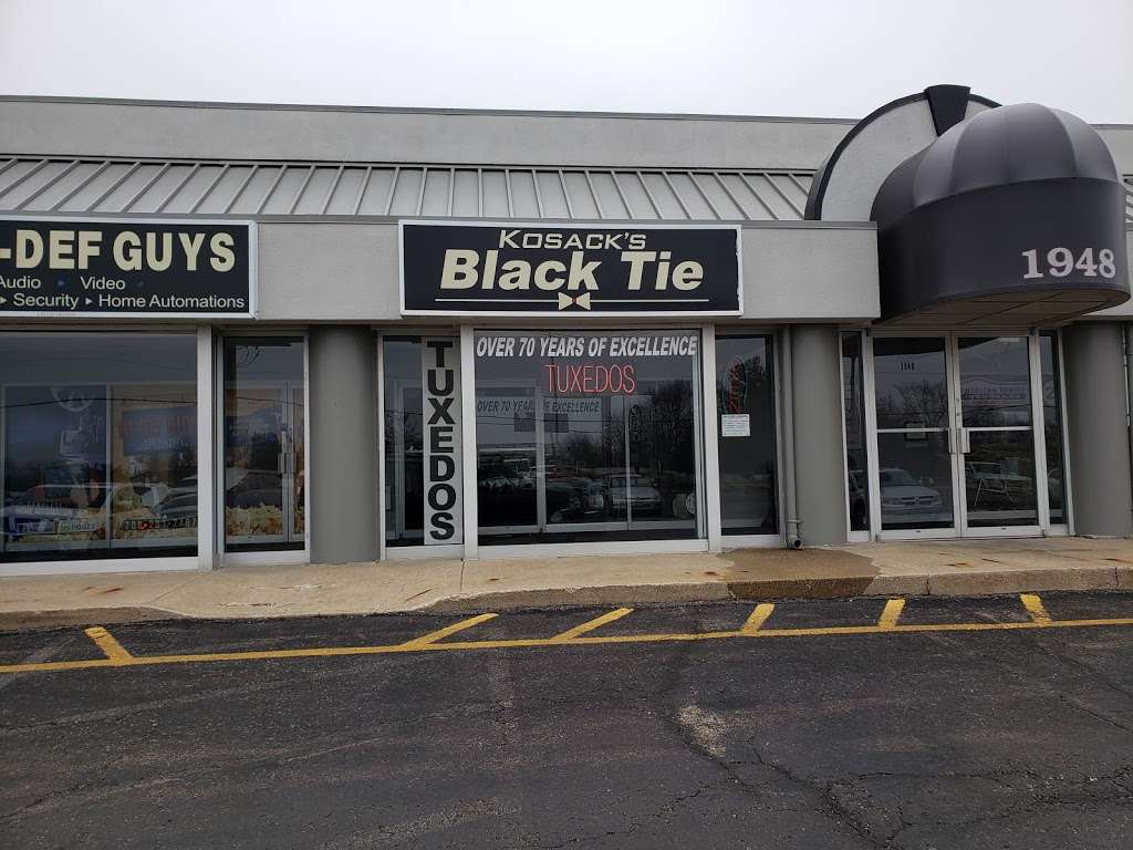 Black Tie Formalwear | 1948 Essington Rd, Joliet, IL 60435 | Phone: (815) 439-1175