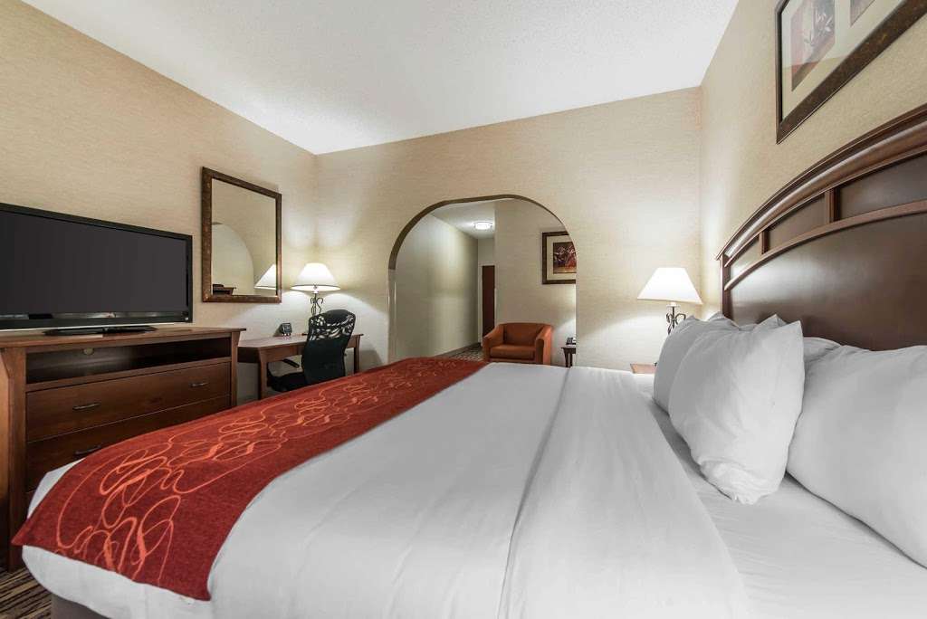 Comfort Suites Golden West on Evergreen Parkway | 29300 US-40, Evergreen, CO 80439 | Phone: (303) 526-2000