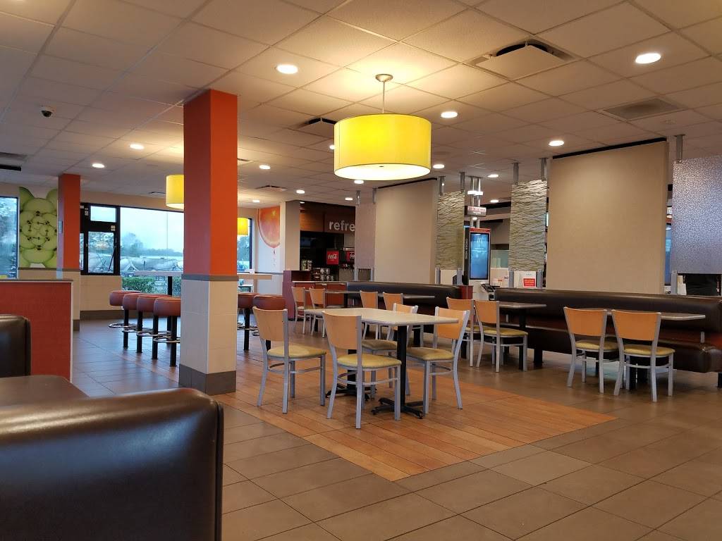 McDonalds | 6013 E Dr Martin Luther, Tampa, FL 33619, USA | Phone: (813) 621-5961