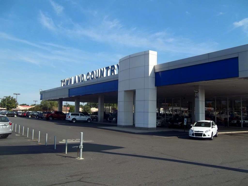 Town & Country Ford | 5401 E Independence Blvd, Charlotte, NC 28212, USA | Phone: (704) 557-0596