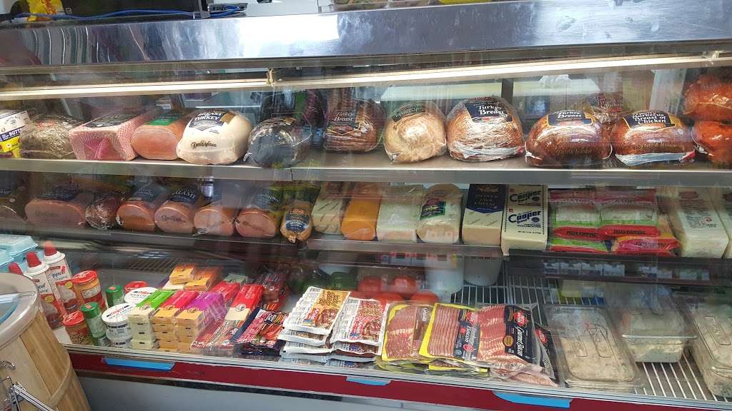 L&R Grocery & Deli | 554 N 63rd St, Philadelphia, PA 19151, USA | Phone: (215) 471-3938