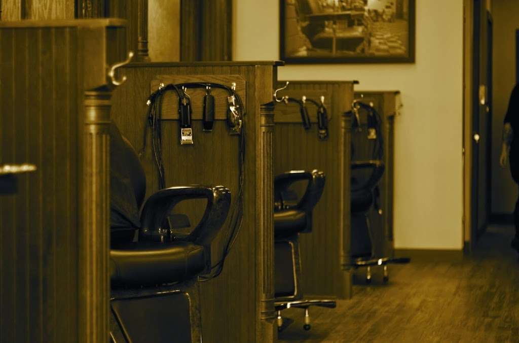 Roosters Mens Grooming Center | 2521 Palomar Airport Rd #106, Carlsbad, CA 92011, USA | Phone: (760) 929-0959