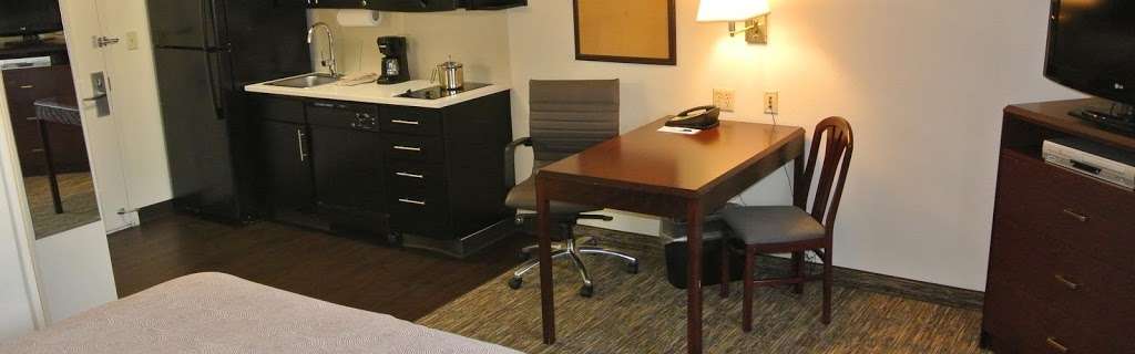 Candlewood Suites Washington-Fairfax | 11400 Random Hills Rd, Fairfax, VA 22030, USA | Phone: (703) 359-4490