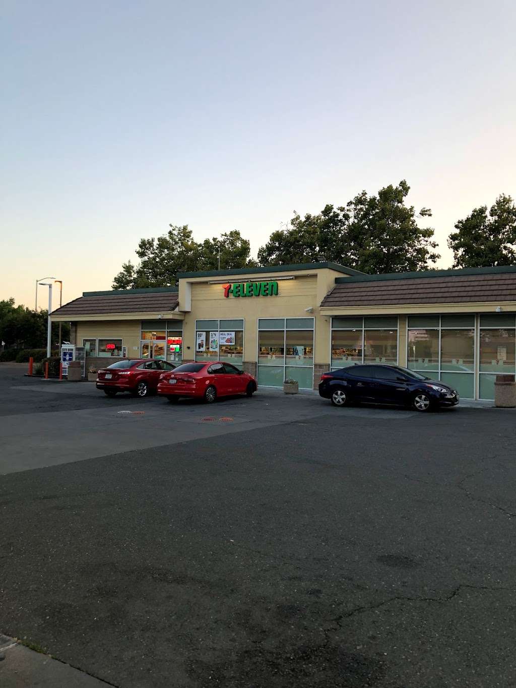 7-Eleven | 2000 Nut Tree Rd, Vacaville, CA 95687, USA | Phone: (707) 448-7674