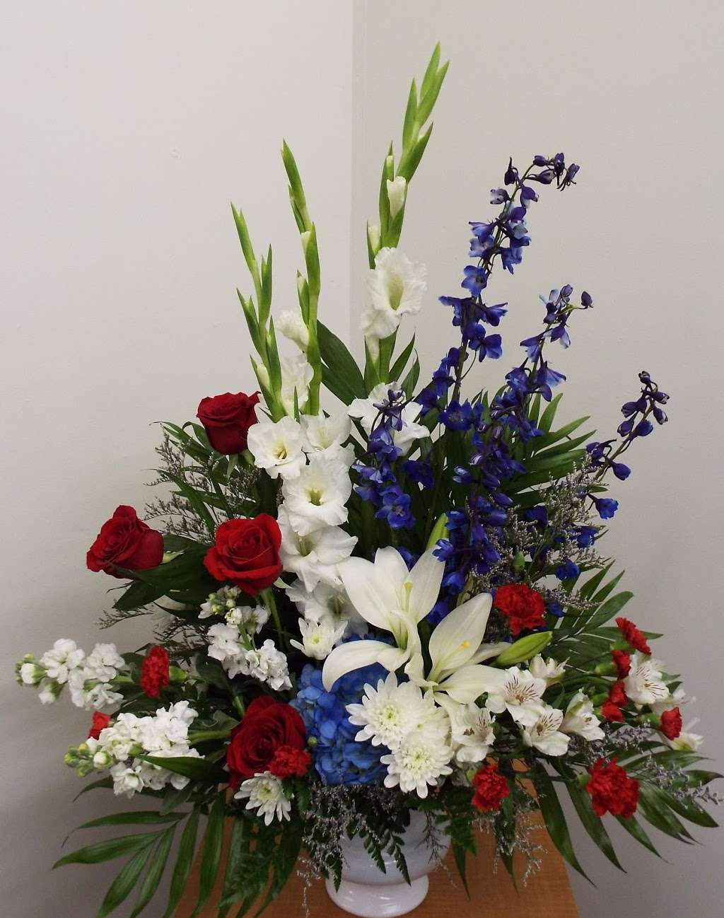 Owens Flower Shop Inc. | 846 Indiana St, Lawrence, KS 66044, USA | Phone: (785) 843-6111