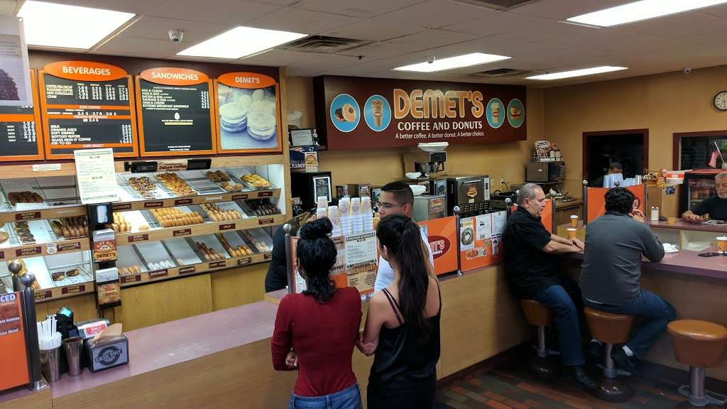 Demets Donuts | 199 Mystic Ave, Medford, MA 02155, USA | Phone: (781) 395-8422